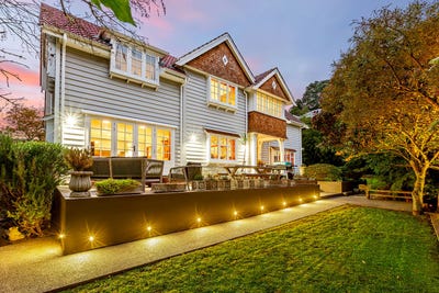 /international/nz/2-glen-road-kelburn-wellington-city-380066109367/