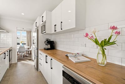 /international/nz/47-franklyn-road-tawa-wellington-city-380066124287/