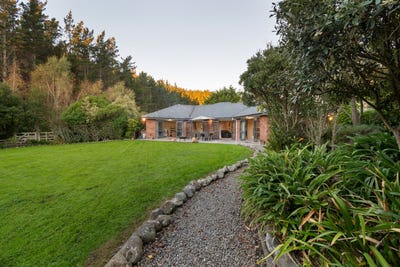 /international/nz/39-county-heights-drive-aokautere-palmerston-north-city-380066105804/