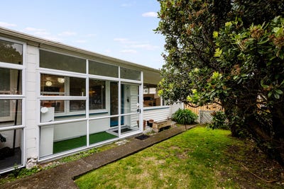 /international/nz/miramar-wellington-city-380066097586/