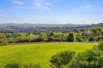 /international/nz/8-sovereign-street-flat-bush-manukau-city-380066174632/