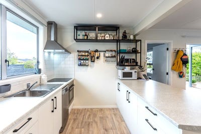 /international/nz/7-graham-grove-waikanae-kapiti-coast-380066088841/