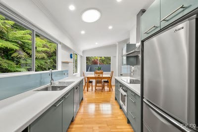 /international/nz/32-forest-road-pinehaven-upper-hutt-city-380066118268/