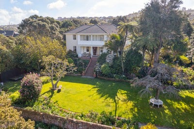 /international/nz/59-wairere-road-belmont-north-shore-city-380066100245/
