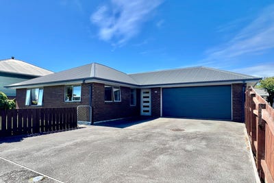 /international/nz/palmerston-street-westport-buller-380066110415/