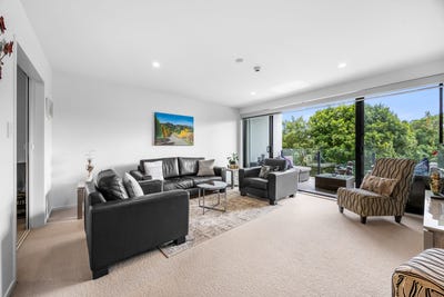/international/nz/8-thompson-park-road-mount-wellington-auckland-city-380066104939/