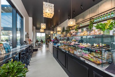 /international/nz/985-mount-eden-road-three-kings-auckland-city-380066148388/