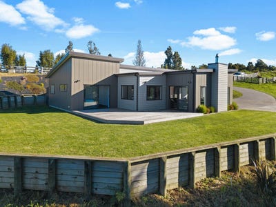 /international/nz/pirongia-waipa-380066076497/