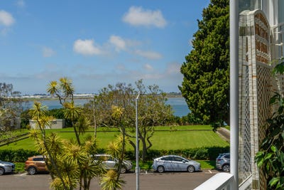 /international/nz/22-cliff-road-tauranga-central-tauranga-380066111402/