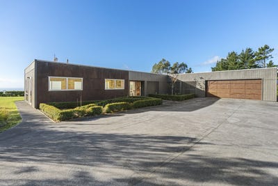 /international/nz/1089-plymouth-road-oakura-new-plymouth-380066099843/