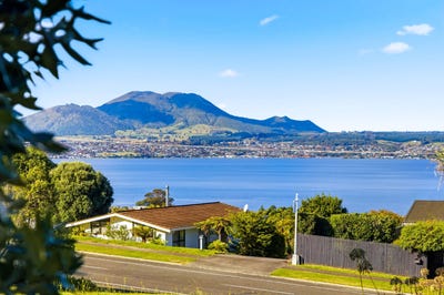 /international/nz/100-wakeman-road-acacia-bay-taupo-380066094223/