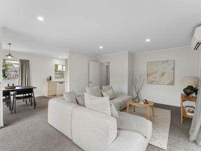 /international/nz/9-ingle-avenue-waipahihi-taupo-380066076694/