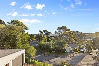 /international/nz/8-totara-road-miramar-wellington-city-380066100686/