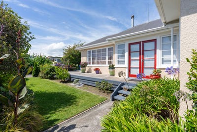 /international/nz/1-huia-street-foxton-beach-horowhenua-380066114729/