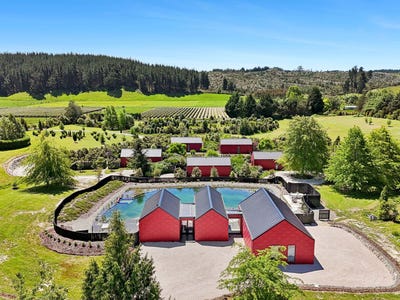 /international/nz/21-tarrant-road-upper-moutere-tasman-380066123299/