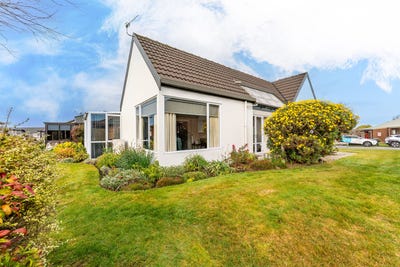 /international/nz/7-stenhouse-drive-marchwiel-timaru-380066179903/