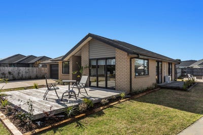 /international/nz/coastlands-whakatane-380066122808/