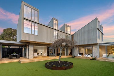 /international/nz/greenhithe-north-shore-city-380066177263/