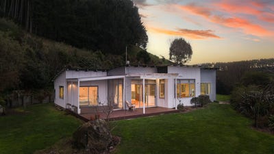 /international/nz/ngakuru-rotorua-380066179563/