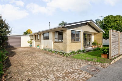 /international/nz/saint-andrews-hamilton-city-380066097350/