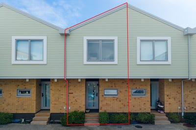 /international/nz/21-helen-jenepher-lane-mount-wellington-auckland-city-380066086920/