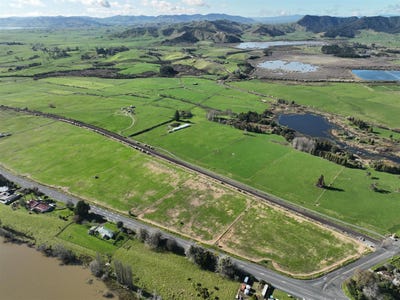 /international/nz/huntly-waikato-380066153727/