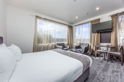 /international/nz/henderson-waitakere-city-380066093254/