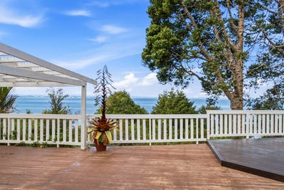 /international/nz/122-otitori-bay-road-titirangi-waitakere-city-380066169166/