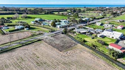 /international/nz/48-school-road-clive-hastings-380066100989/