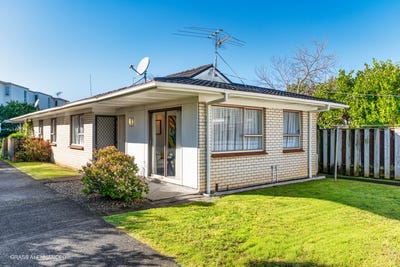 /international/nz/826-manukau-road-royal-oak-auckland-city-380066177627/