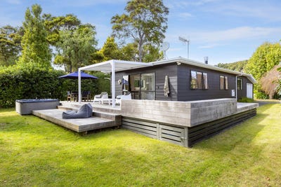 /international/nz/242-rereahu-avenue-hatepe-taupo-380066094162/