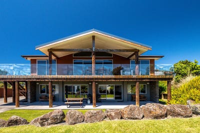 /international/nz/14-gould-street-russell-far-north-380066106058/