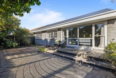 /international/nz/75-garreg-road-bryndwr-christchurch-city-380066097396/