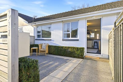/international/nz/holly-road-saint-albans-christchurch-city-380066121445/