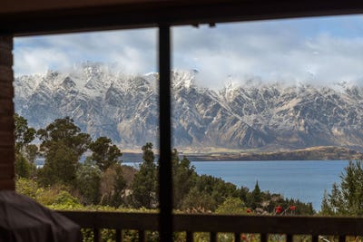 /international/nz/4-moss-lane-fernhill-sunshine-bay-queenstown-380066179631/