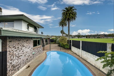 /international/nz/57a-mcdonald-street-napier-south-napier-city-380066093364/