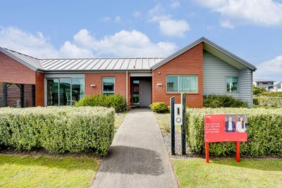 /international/nz/2-libeau-road-chartwell-hamilton-city-380066111352/
