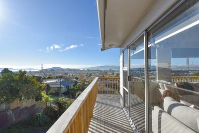 /international/nz/93-mallard-drive-selwyn-heights-rotorua-380066115334/