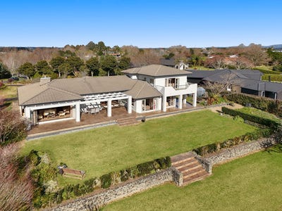 /international/nz/11-bradley-avenue-pyes-pa-western-bay-of-plenty-380066180994/