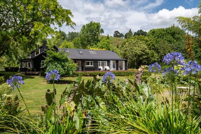 /international/nz/twilight-road-clevedon-auckland-380066080744/