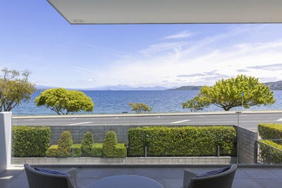 /international/nz/taupo-central-north-island-380066092770/