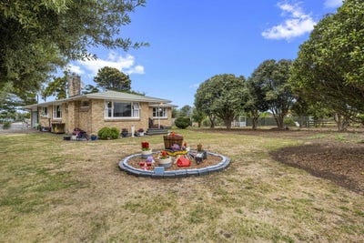 /international/nz/1277-south-road-manaia-south-taranaki-380066085901/