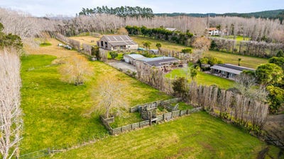 /international/nz/87-croft-lane-coatesville-rodney-380066085317/