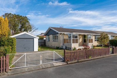/international/nz/casebrook-canterbury-380066078116/