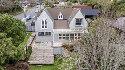 /international/nz/2-gloucester-street-silverstream-upper-hutt-city-380066108683/