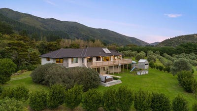 /international/nz/1276-coast-road-wainuiomata-lower-hutt-city-380066123090/