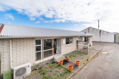 /international/nz/ferguson-street-west-end-palmerston-north-city-380066120113/