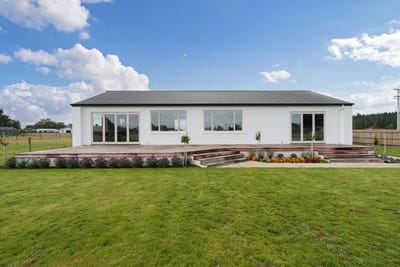 /international/nz/38-macandrew-street-otautau-southland-380066185283/