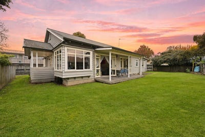 /international/nz/claudelands-hamilton-city-380066090993/