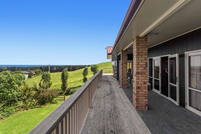 /international/nz/te-kaha-opotiki-380066091301/